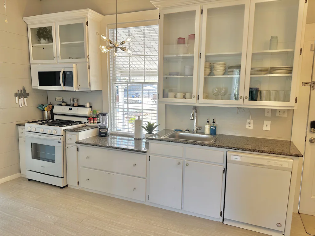 Hand soap, dish washing soap, dishwasher detergent, etc. are provided.